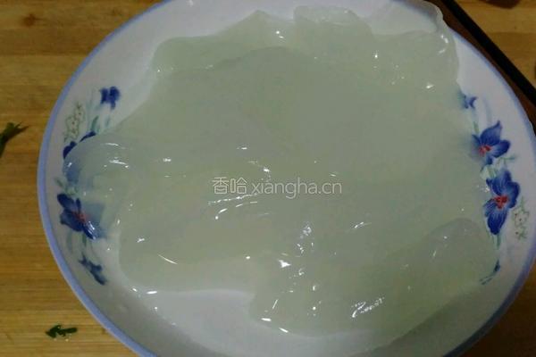 红油菠菜粉皮的做法图解2