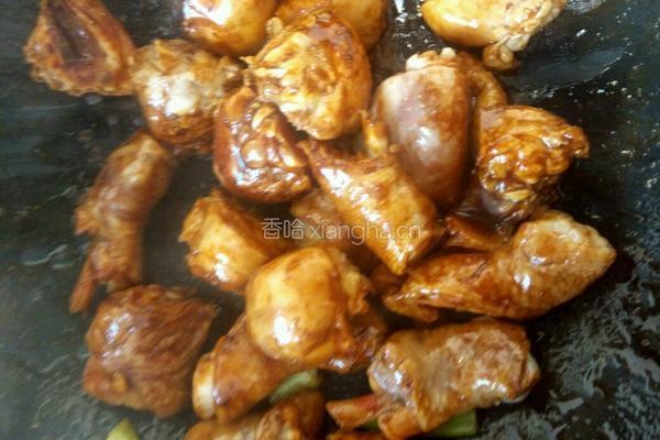 香菇土豆炖鸡肉的做法图解4