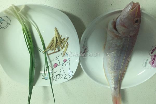 酱油水鱼的做法图解1