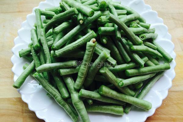 凉拌长豆的做法图解1