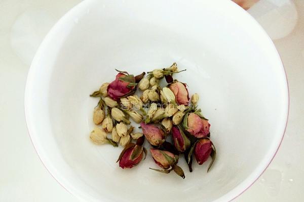 玫瑰花粥的做法图解2