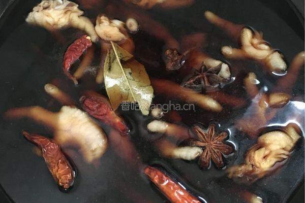香辣爽口凤爪的做法图解3