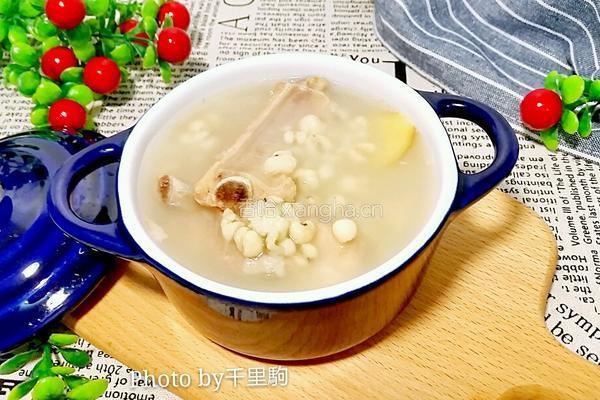 薏米排骨汤的做法图解6