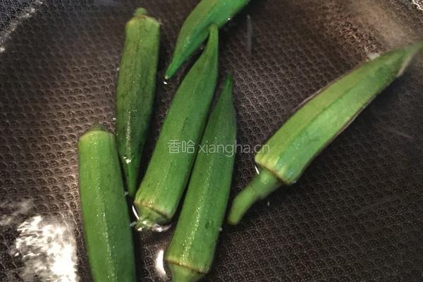 秋葵培根卷的做法图解2