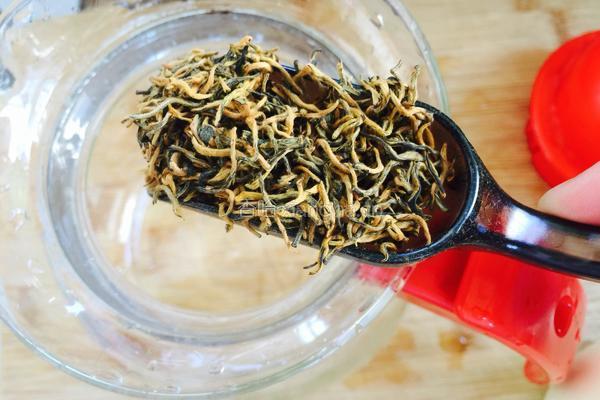冰柠檬红茶的做法图解1