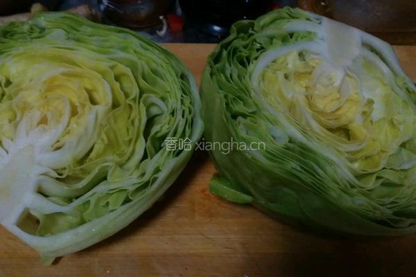 圆白菜粉丝炒肉的做法图解1
