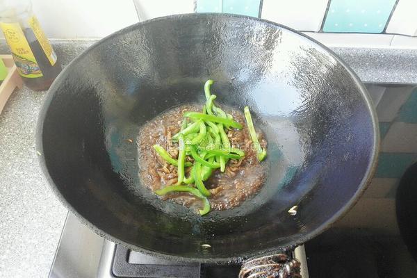 青椒肉丝炒饭的做法图解7