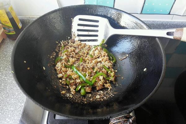 青椒肉丝炒饭的做法图解9