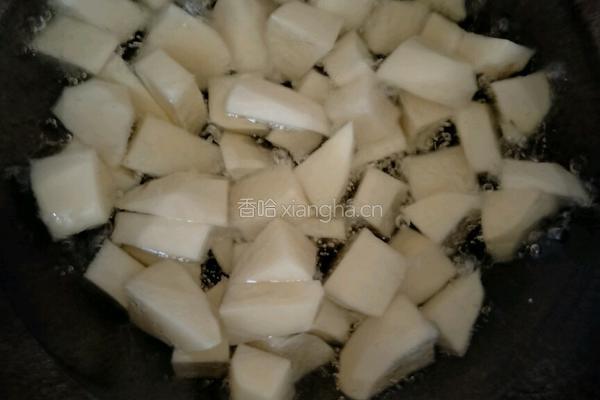 土豆闷猪脚的做法图解3