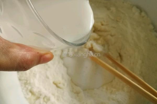 牛奶小馒头的做法图解2