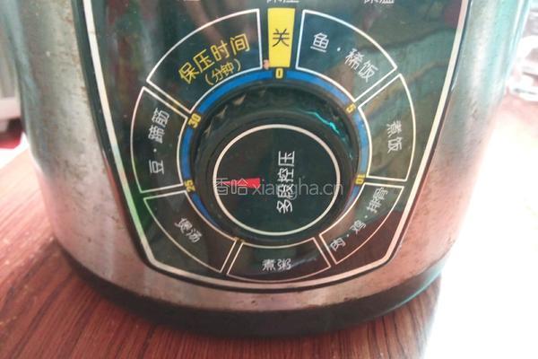 排骨玉米莲藕汤的做法图解6