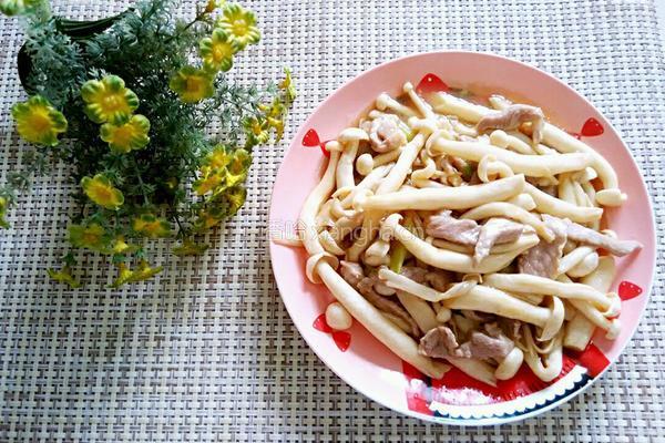 肉炒海鲜菇的做法图解6