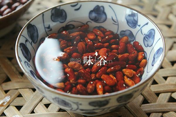 红腰豆莲藕猪骨汤的做法图解2