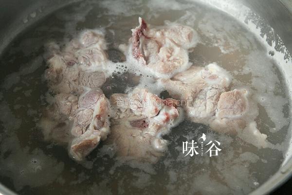 红腰豆莲藕猪骨汤的做法图解4