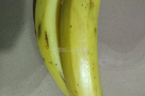 拔丝香蕉的做法图解1