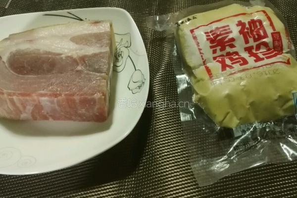 咸肉蒸素鸡的做法图解1