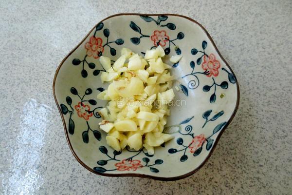 鲮鱼油麦菜的做法图解3