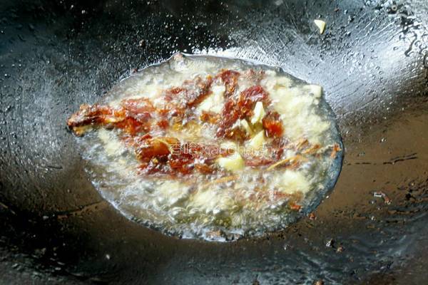 鲮鱼油麦菜的做法图解5