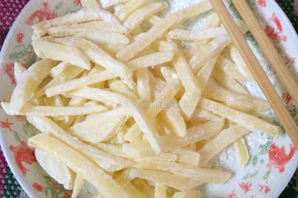 炸土豆条的做法图解6