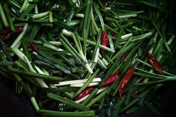 干豆腐炒韭菜的做法图解4