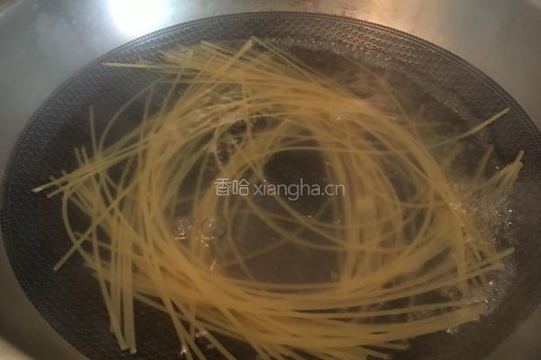 奶油意大利面的做法图解2