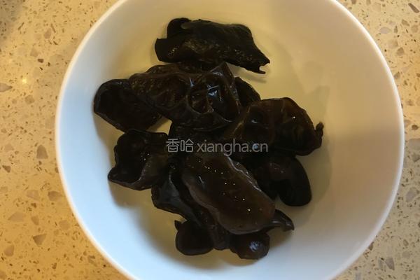 凉拌包包菜的做法图解2