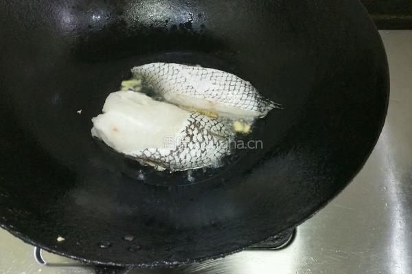 红烧鳕鱼炖萝卜的做法图解4