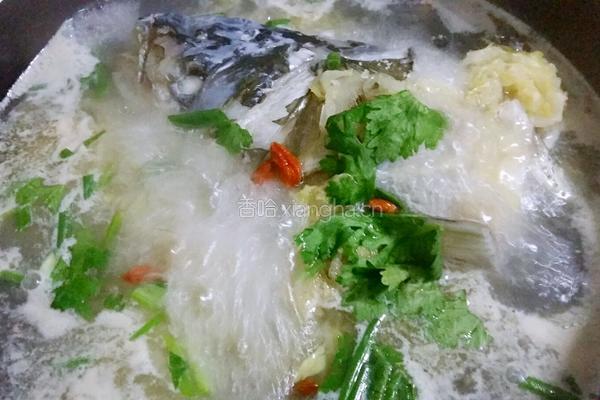 酸菜鱼头汤的做法图解5