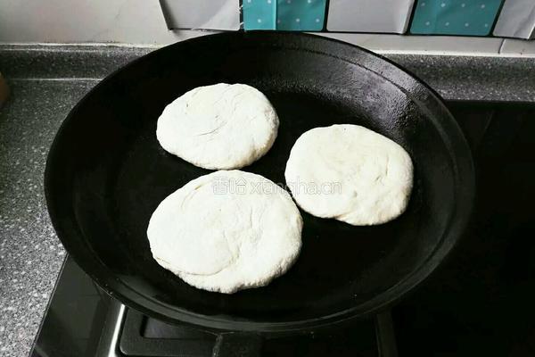 老式发面大饼的做法图解8