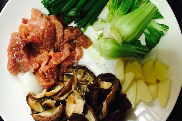 香菇肉片炒江青菜的做法图解2