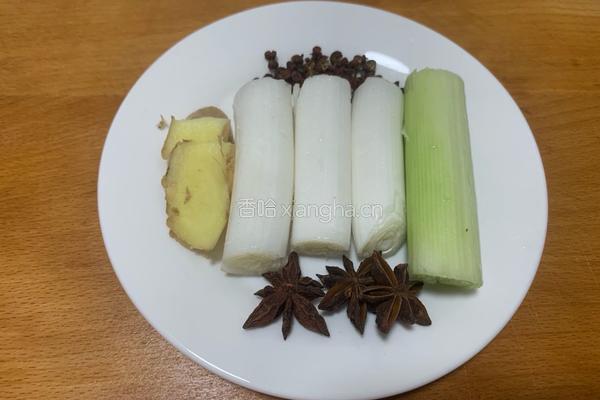 酸菜汆白肉的做法图解3