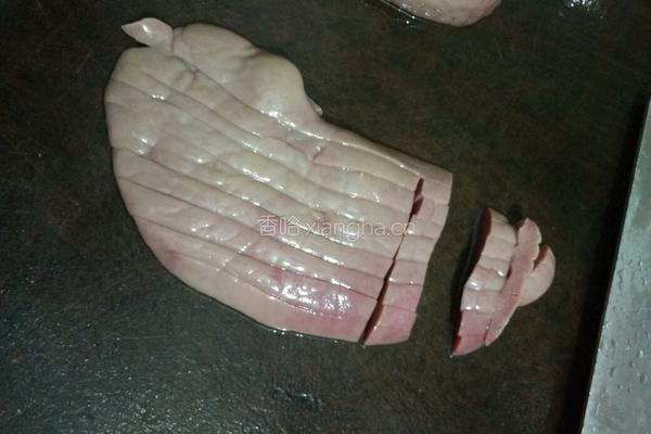 芹菜炒腰花的做法图解4