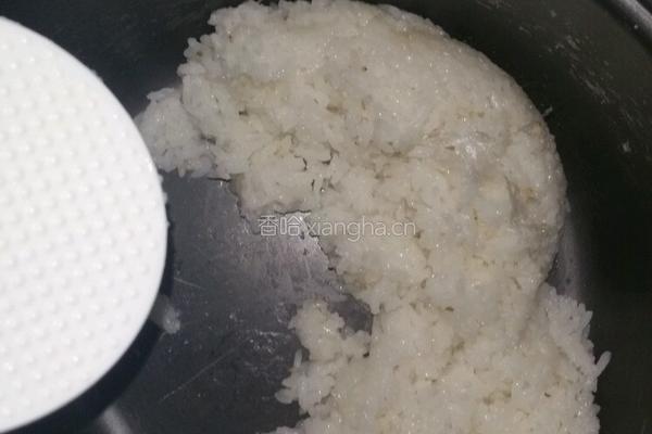 金枪鱼紫菜包饭的做法图解5