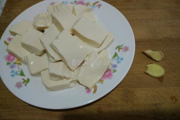 黄颡鱼炖豆腐的做法图解4
