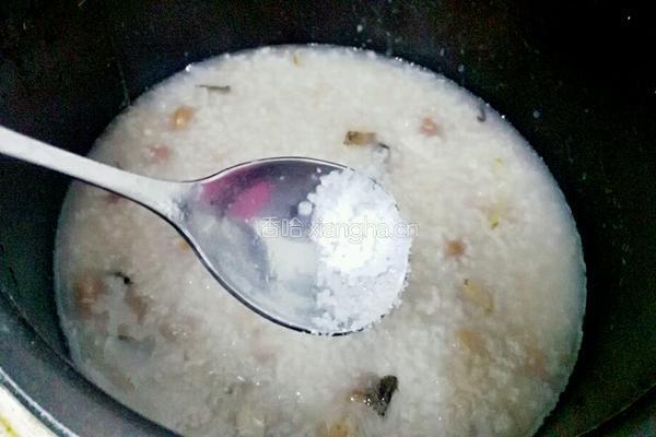 柴鱼花生粥的做法图解6