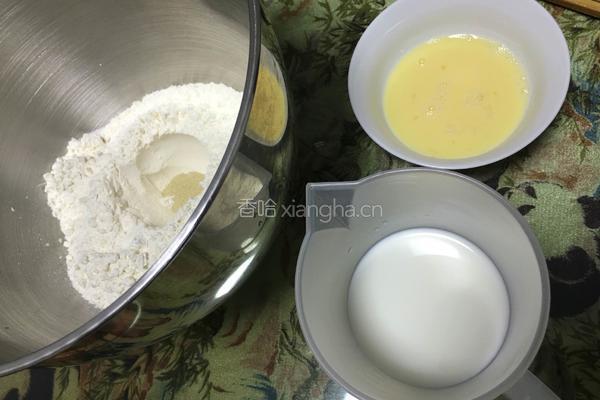 卡仕达小餐包的做法图解1