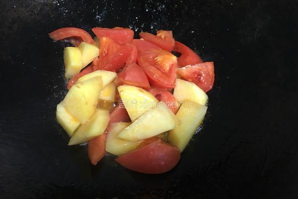 番茄土豆浓汤的做法图解4