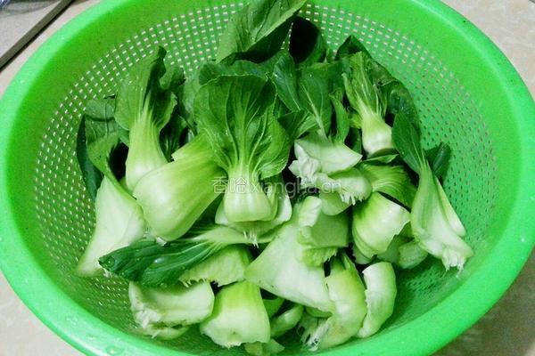 蚝油上海青的做法图解1