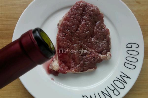 红酒黑胡椒牛排的做法图解2