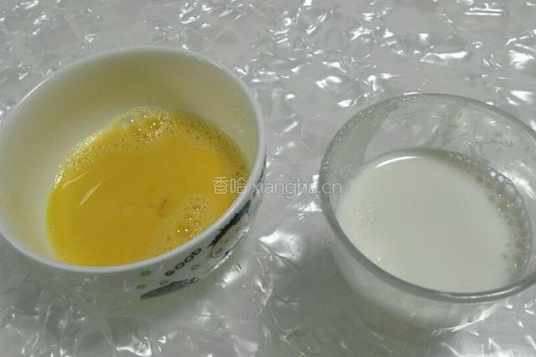 牛奶水果布丁的做法图解2