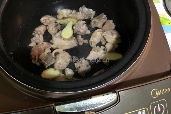 木耳鸡汤的做法图解3