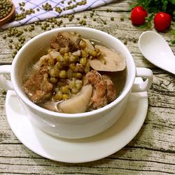 莲藕绿豆排骨汤的做法[图]