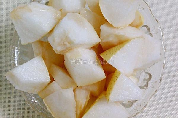 冰糖梨水的做法图解2