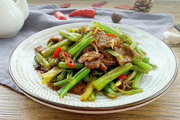 芹菜牛肉的做法图解11