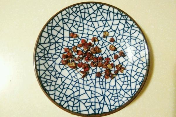 酸菜土豆泥的做法图解3