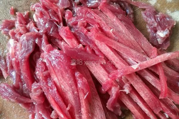 青椒牛肉丝的做法图解1