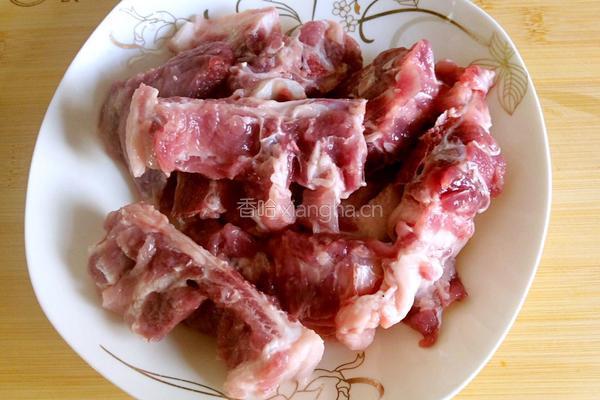 香菇炖小排骨的做法图解2