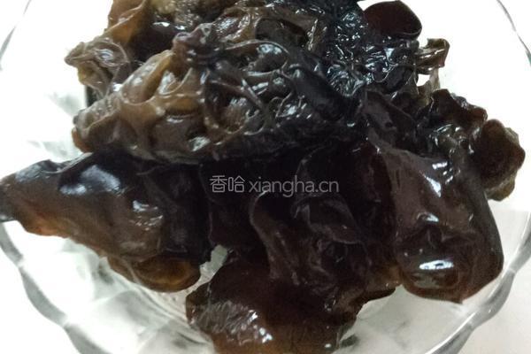 炝拌双耳的做法图解2