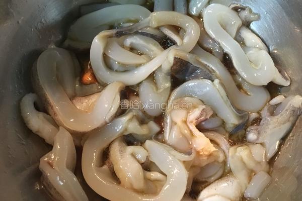 照烧鱿鱼咖哩炒饭的做法图解2