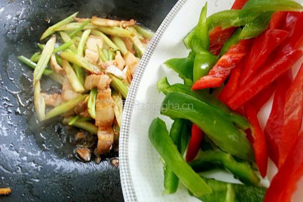 芹菜炒五花肉的做法图解10